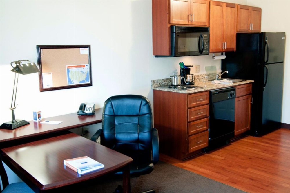Candlewood Suites Salina Image 20