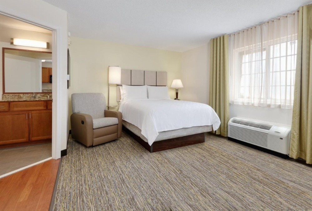 Candlewood Suites Salina Image 6